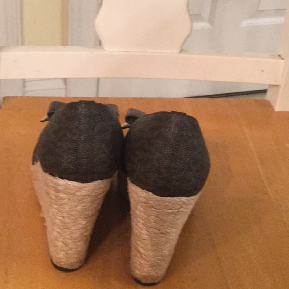 Michael Kors Shoes - Picture 3 of 6